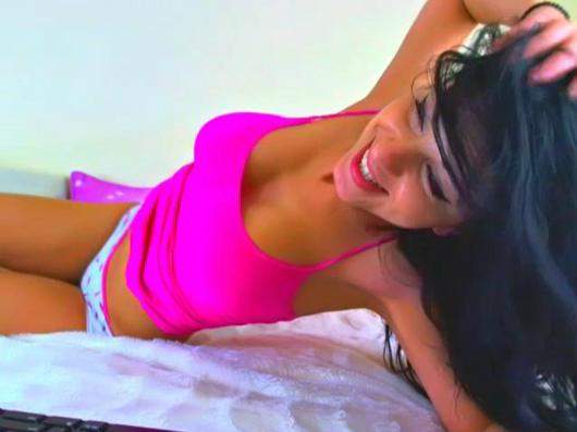 Bisexual 24 years cam model ChrissyKatt1 Female Black hair Curvy body speak English